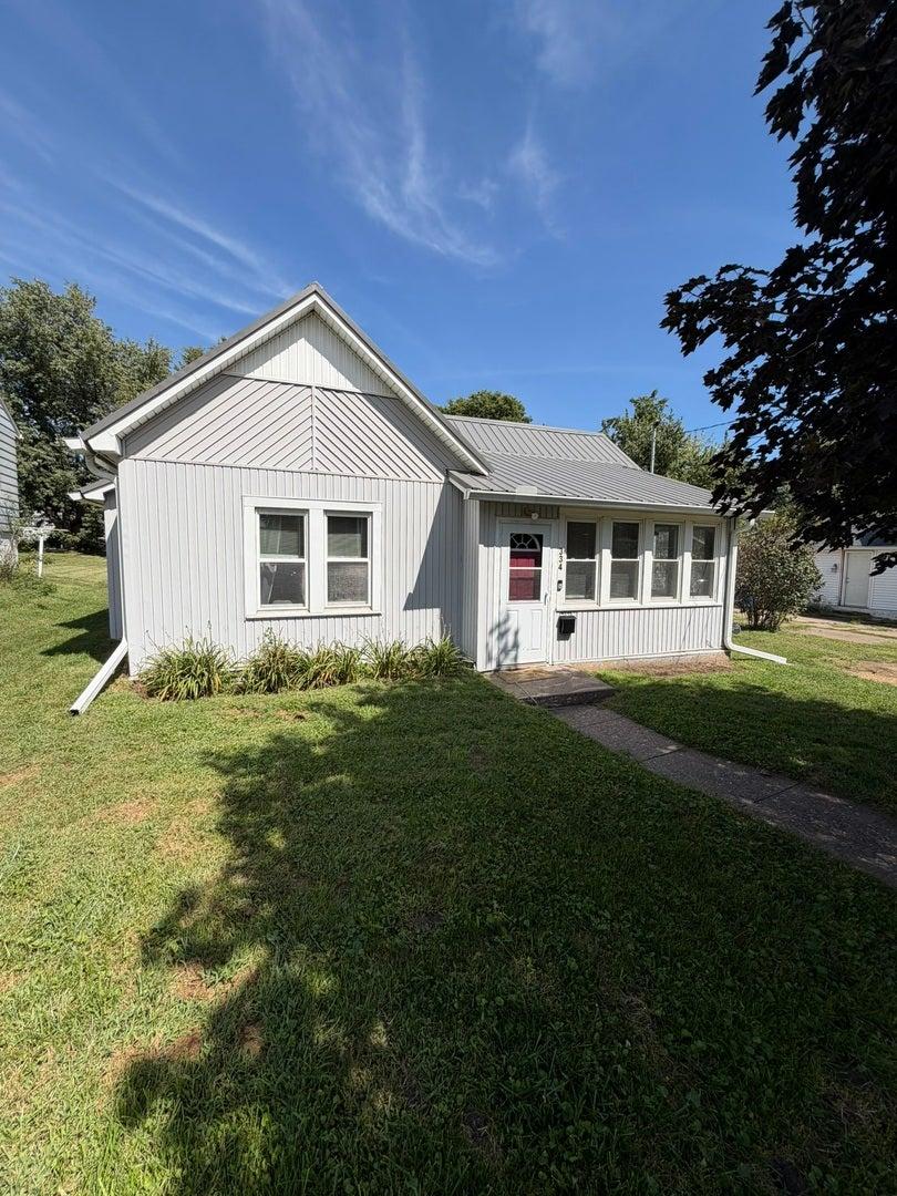 23rd Pl, Clinton, IA 52732