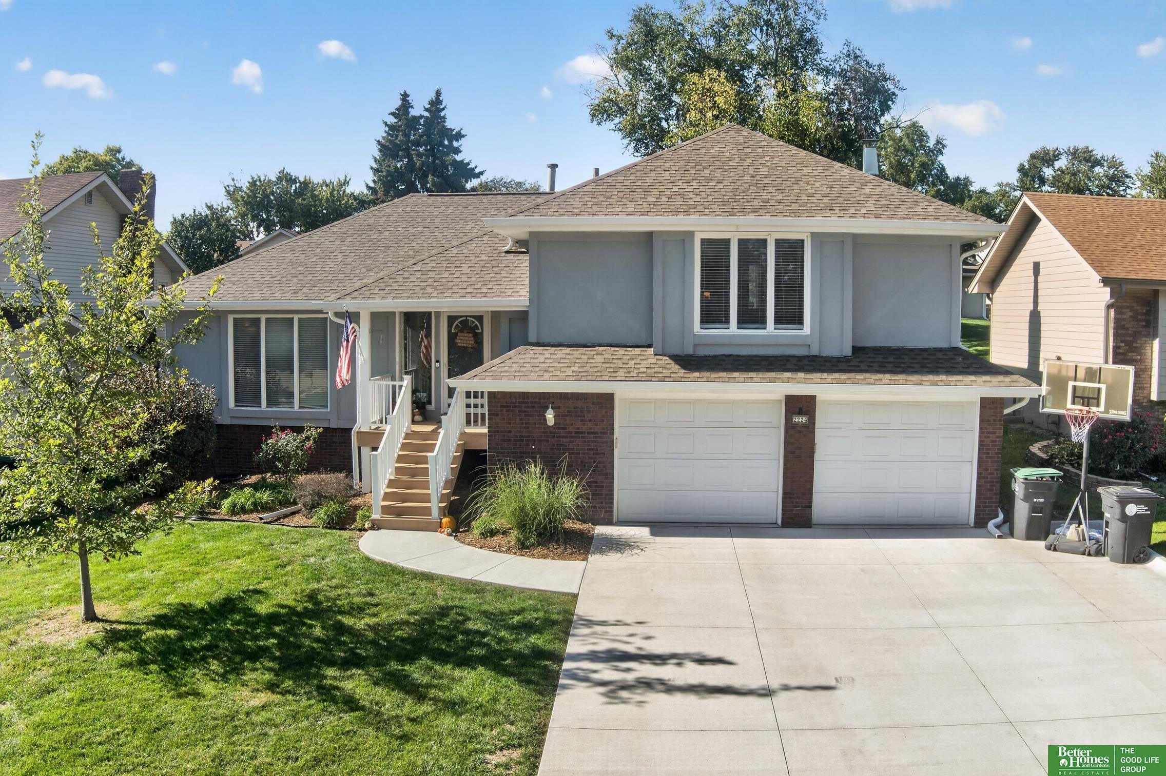 S 153rd St, Omaha, NE 68144