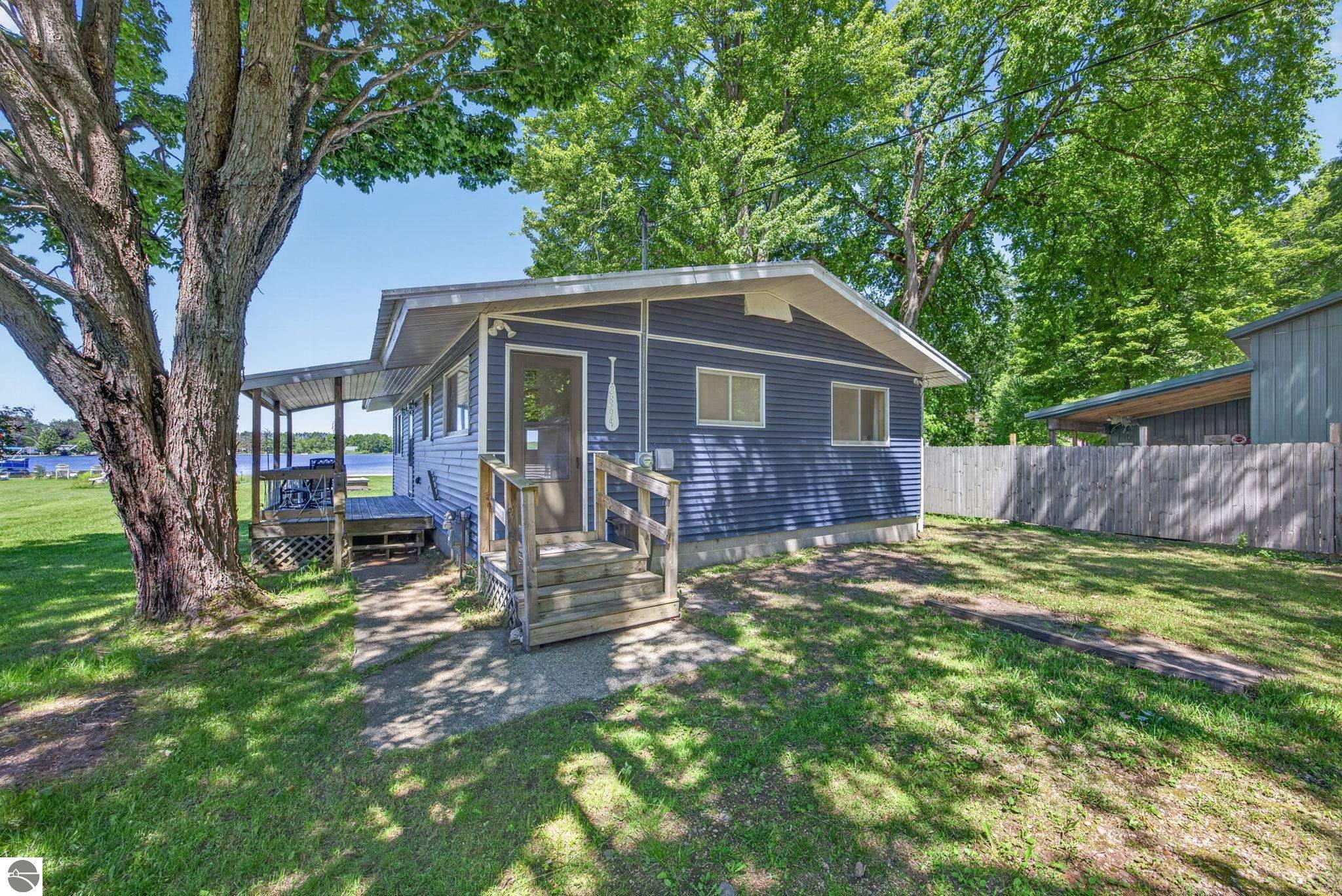Pleasant Lake Shore Dr, Cadillac, MI 49601