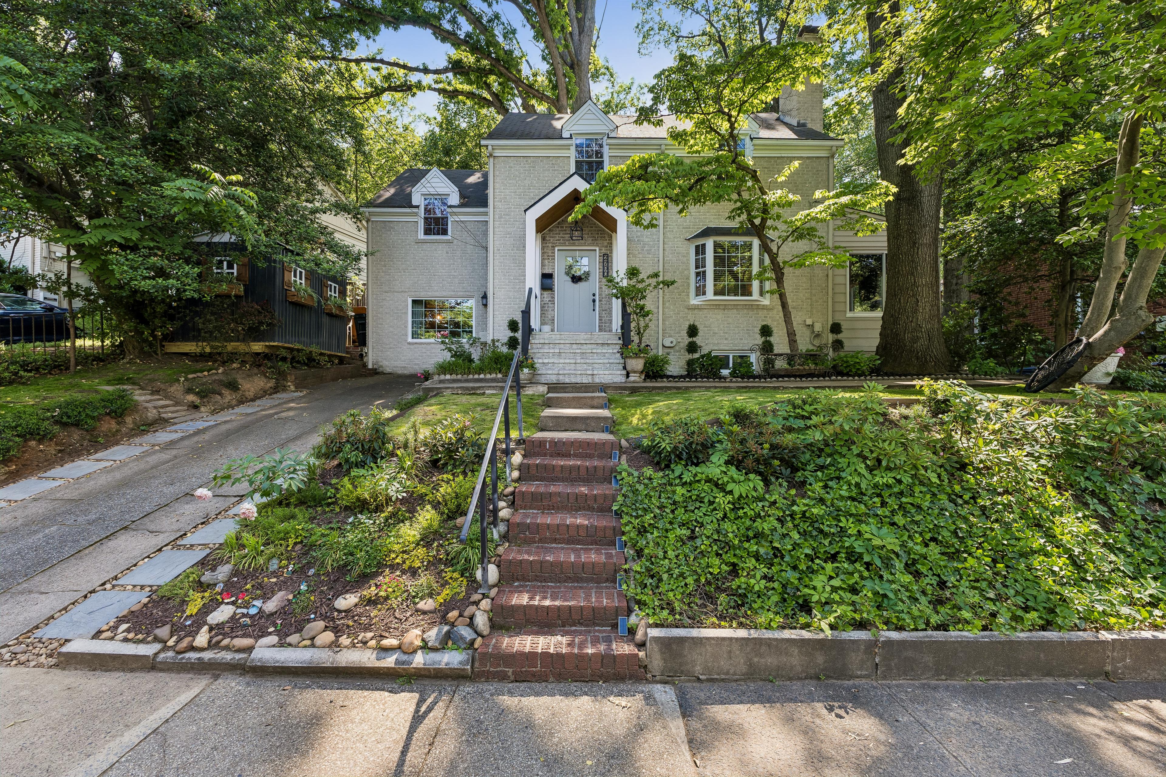 S Grant St, Arlington, VA 22202