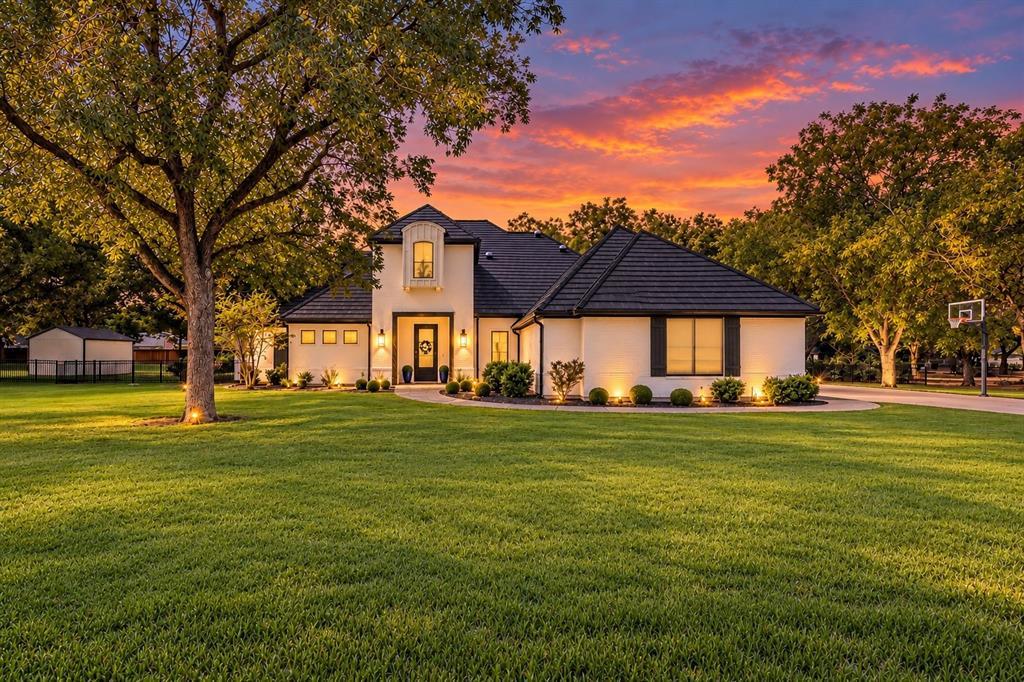 W Landings Rd, Granbury, TX 76049