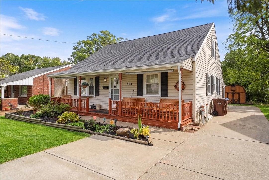 Spencer Ave, Sharon, PA 16146