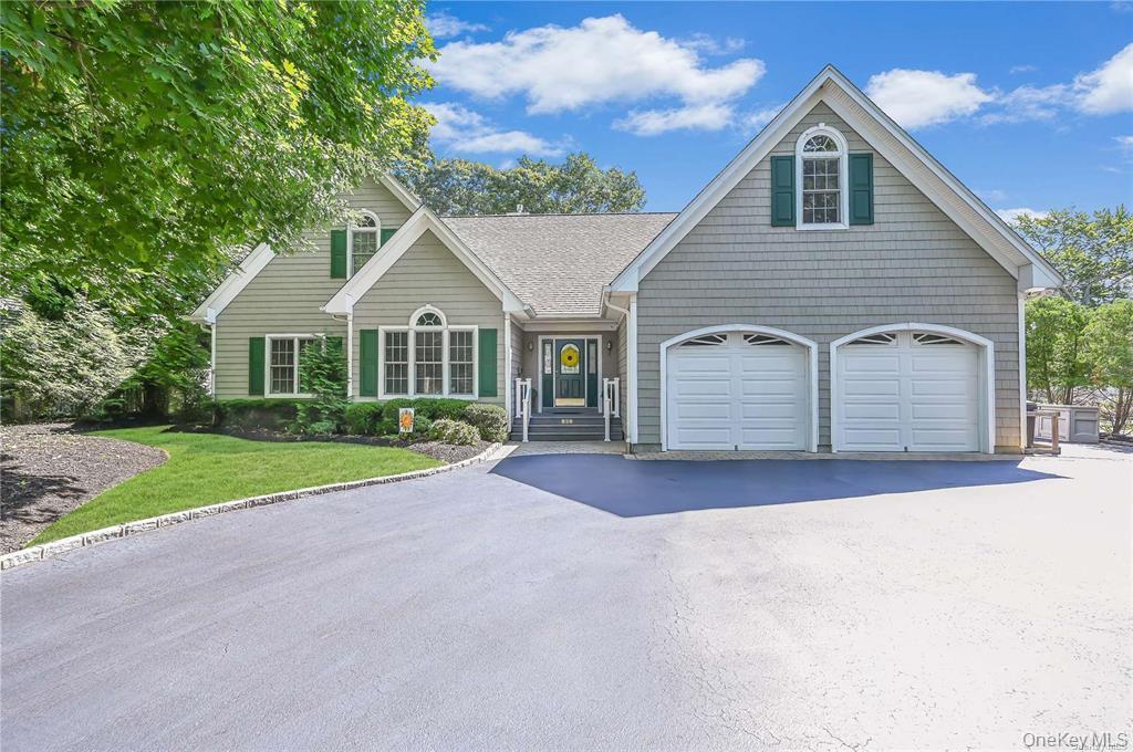 Pondview Rd, Riverhead, NY 11901