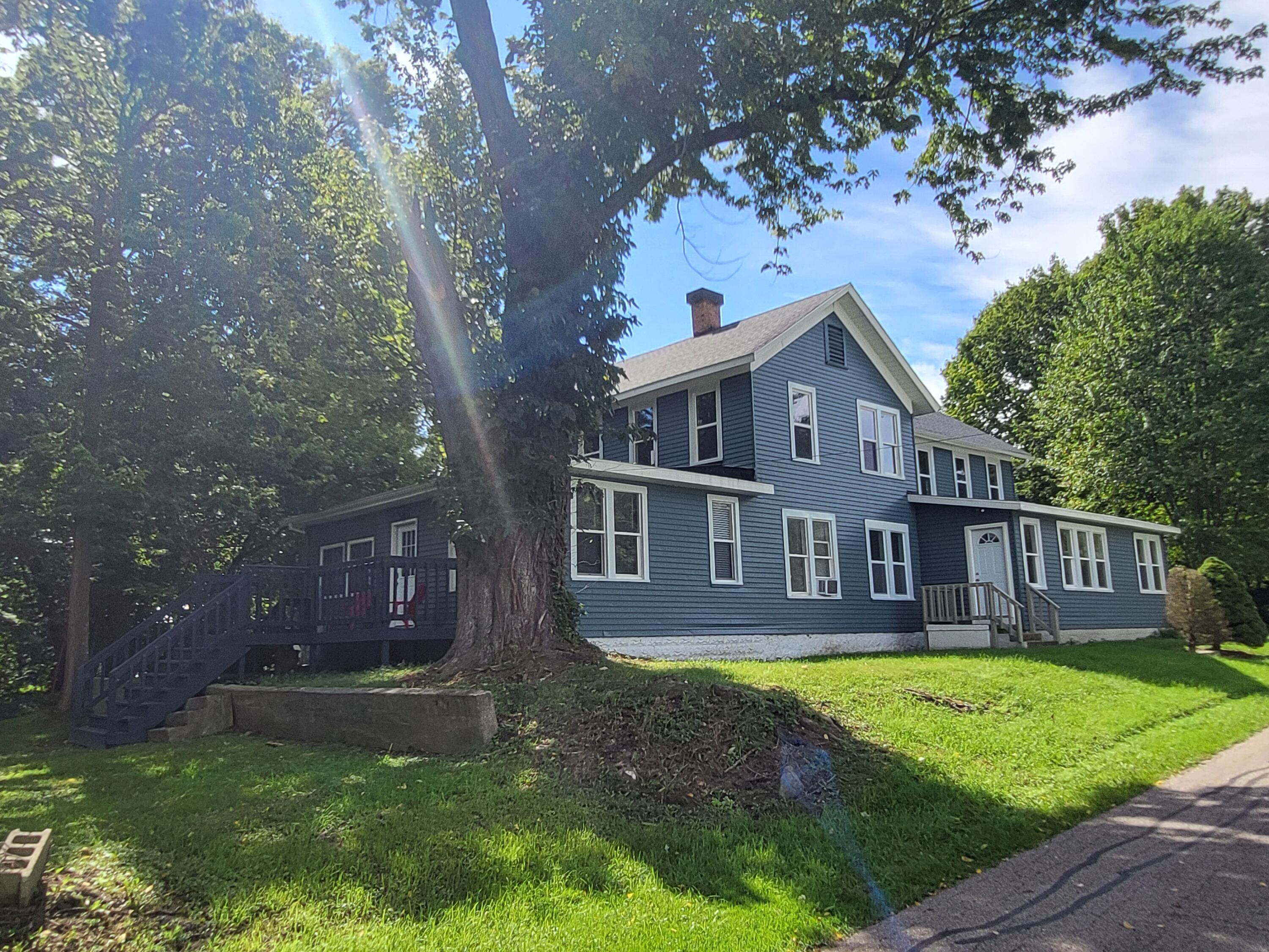 Central Ave, Coloma, MI 49038