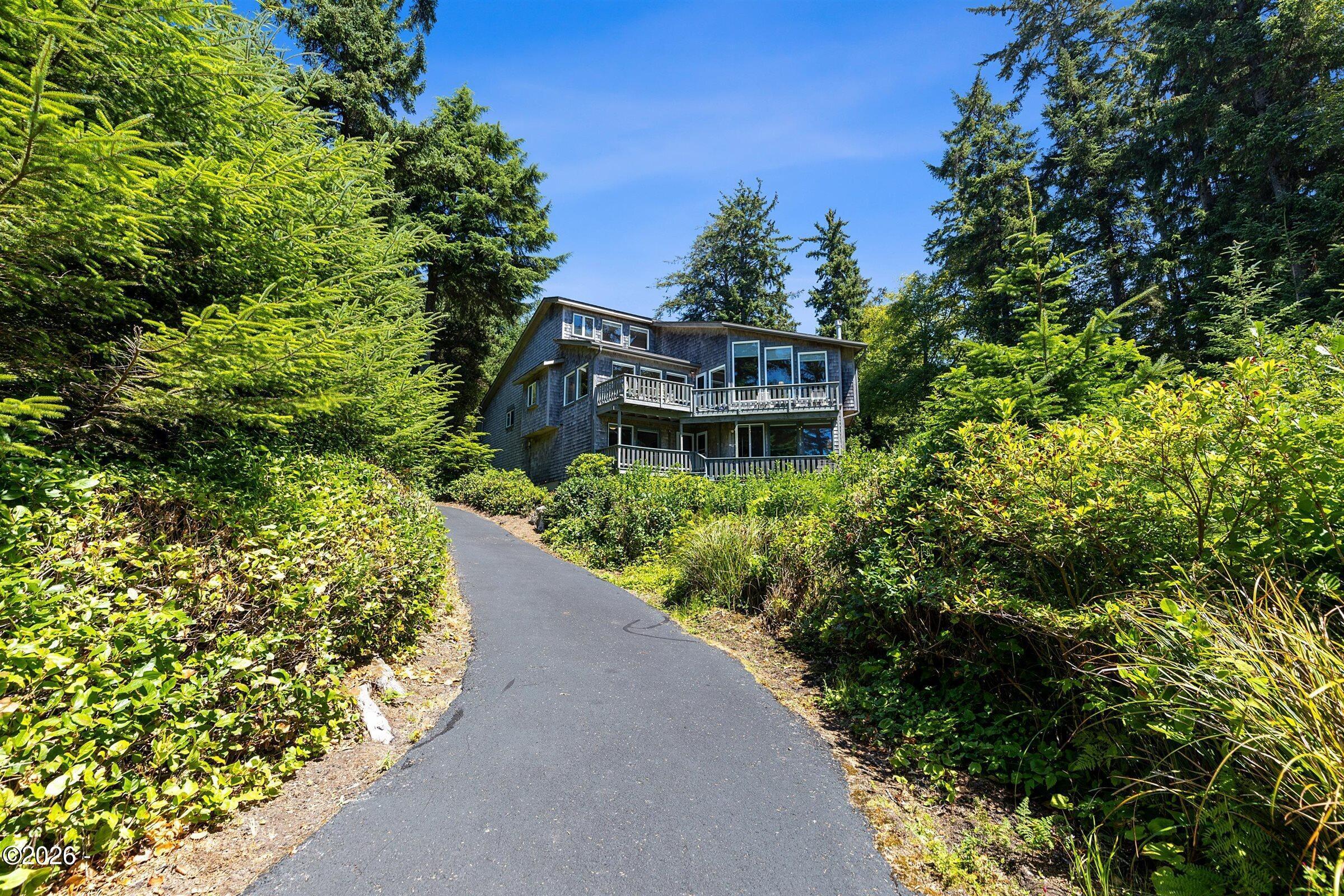 Sw Walking Wood, Depoe Bay, OR 97341