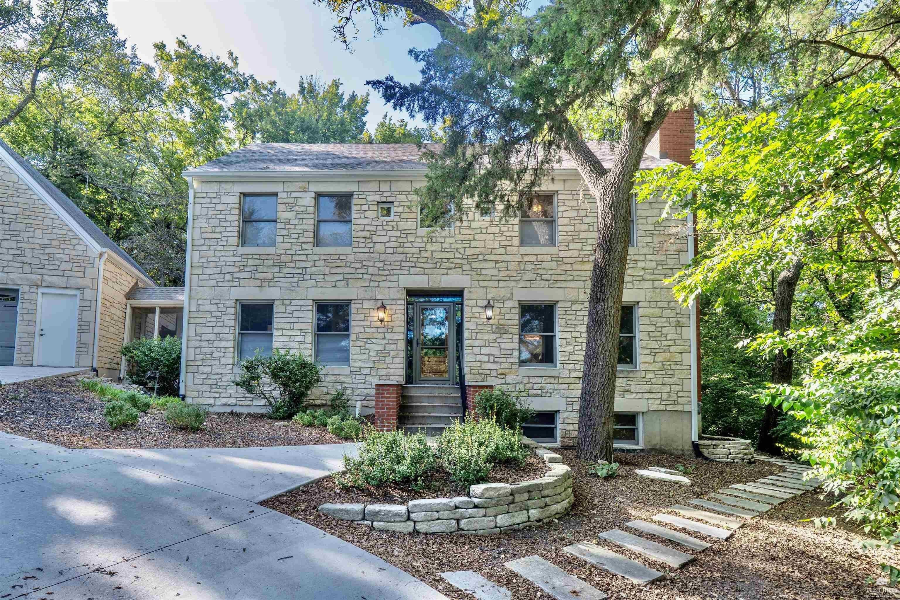 Pawnee Cir, Manhattan, KS 66502