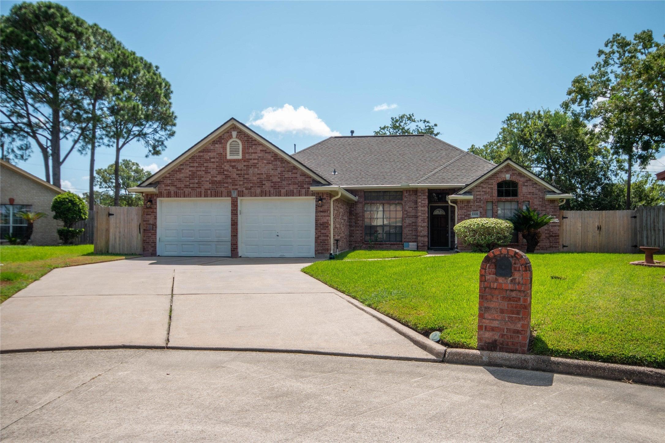 Parkwest St, Texas City, TX 77591