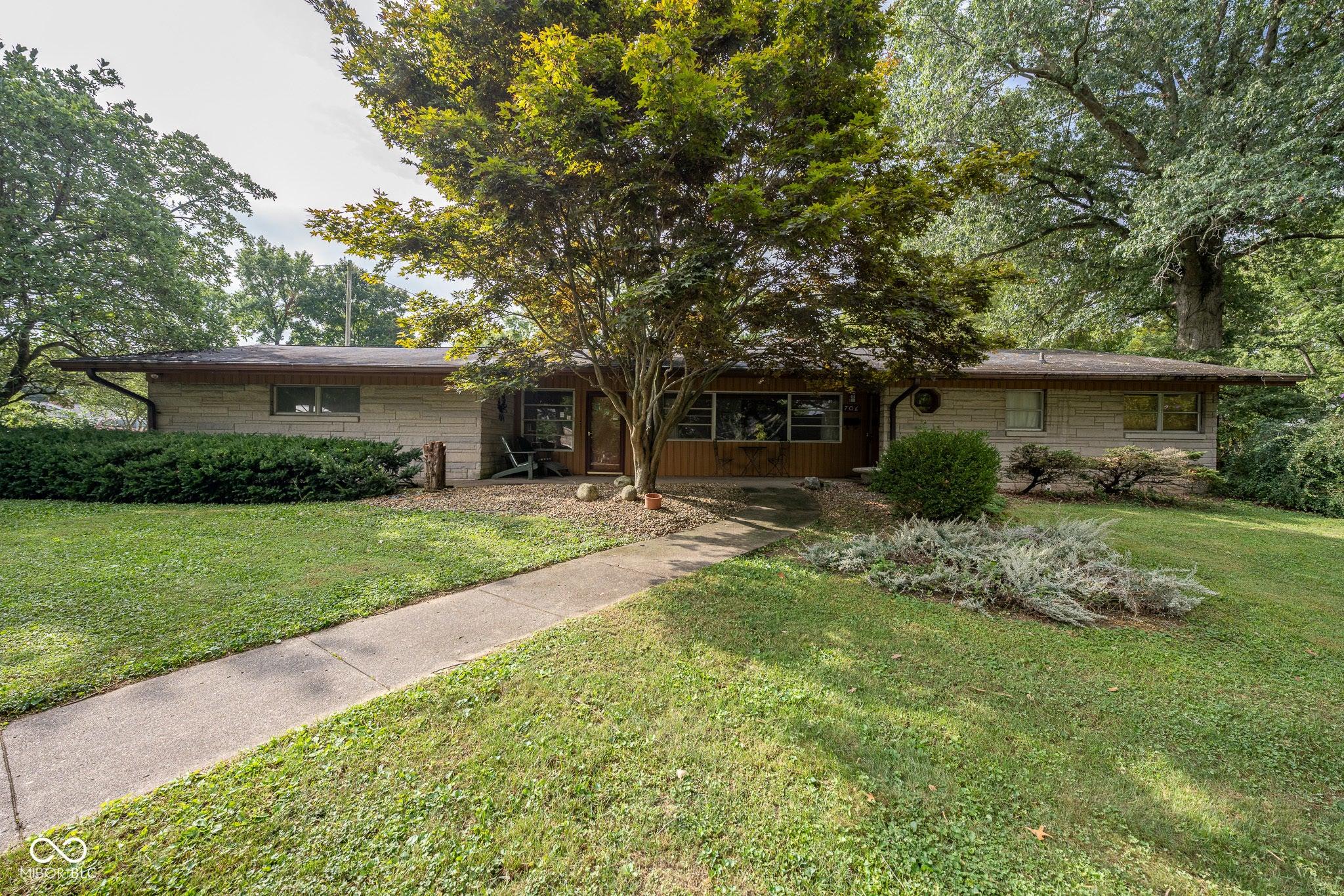 Highridge Ave, Greencastle, IN 46135
