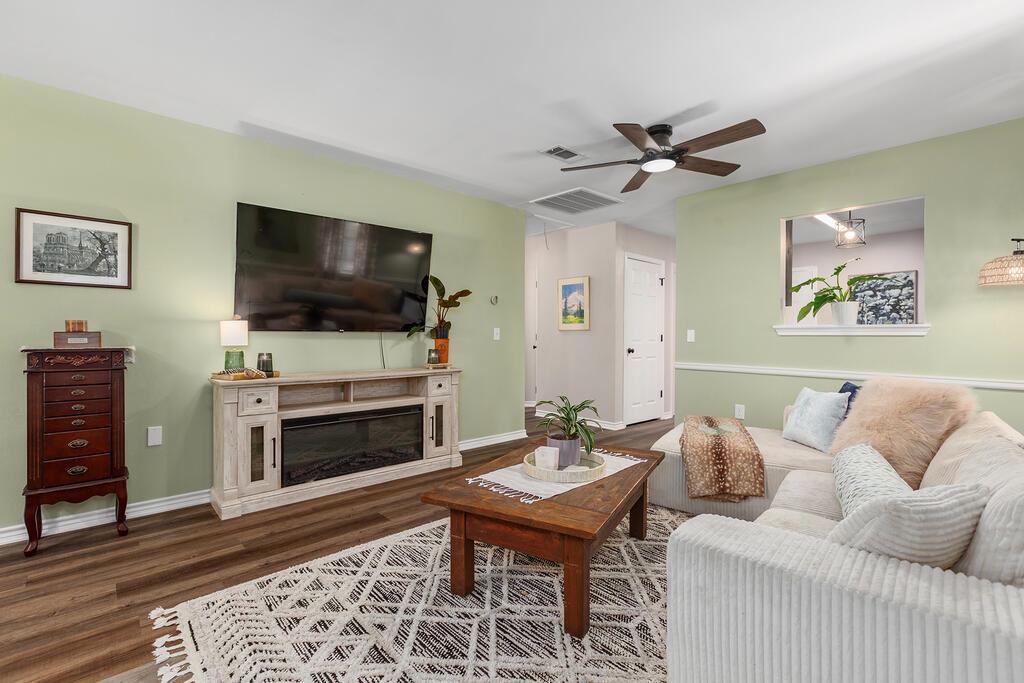 Mark St, Lufkin, TX 75904