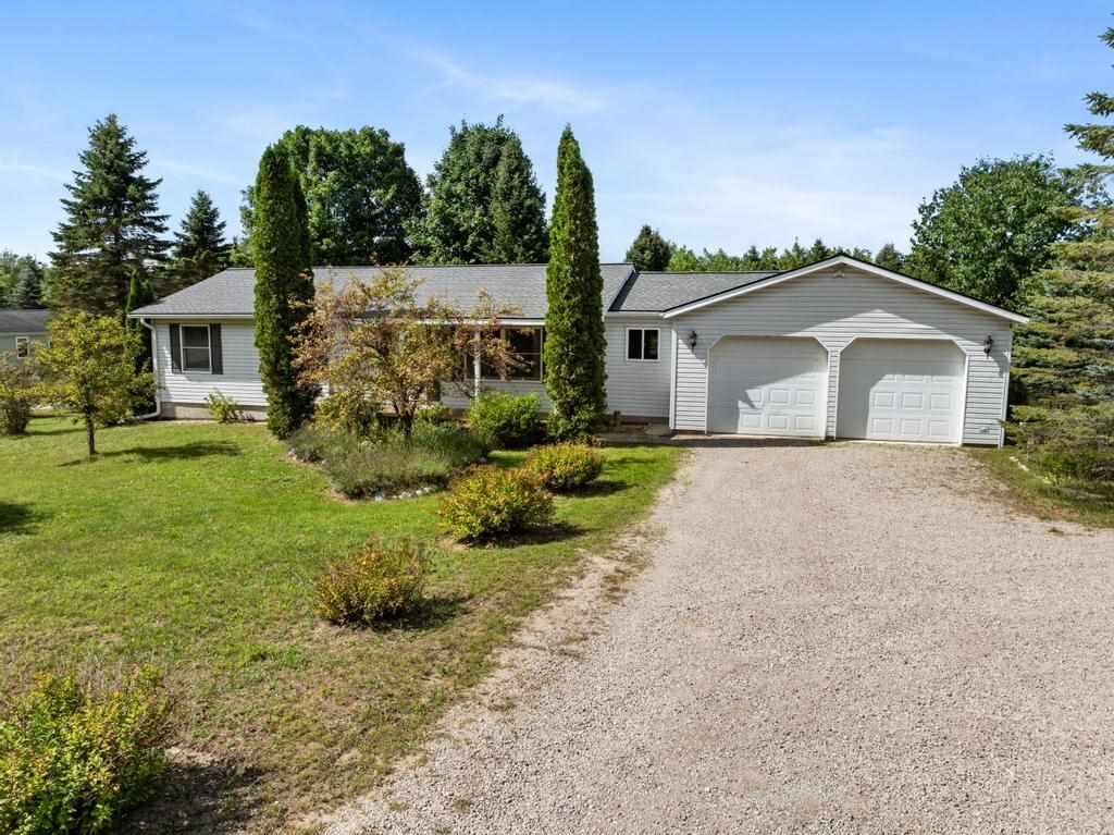 S Pleasantview Rd, Harbor Springs, MI 49740