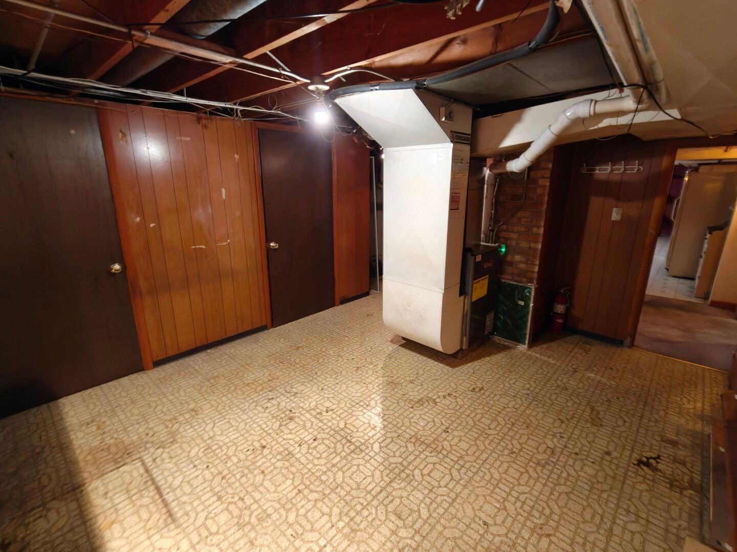 Bernadine St, Lansing, IL 60438