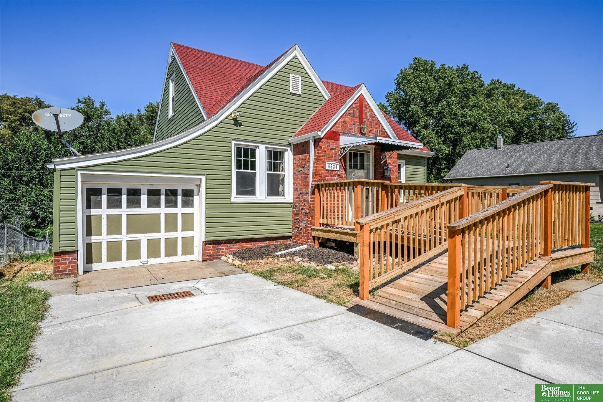 Emmet St, Omaha, NE 68104