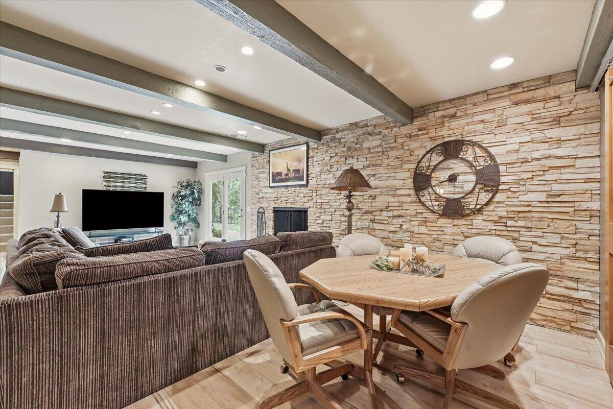 Prairie Hills Ln, Council Bluffs, IA 51503