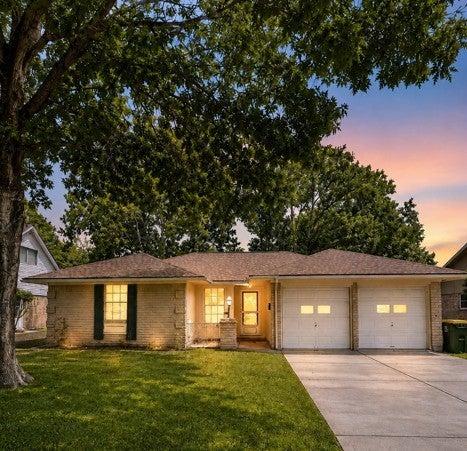 Livingston Dr, Pearland, TX 77584