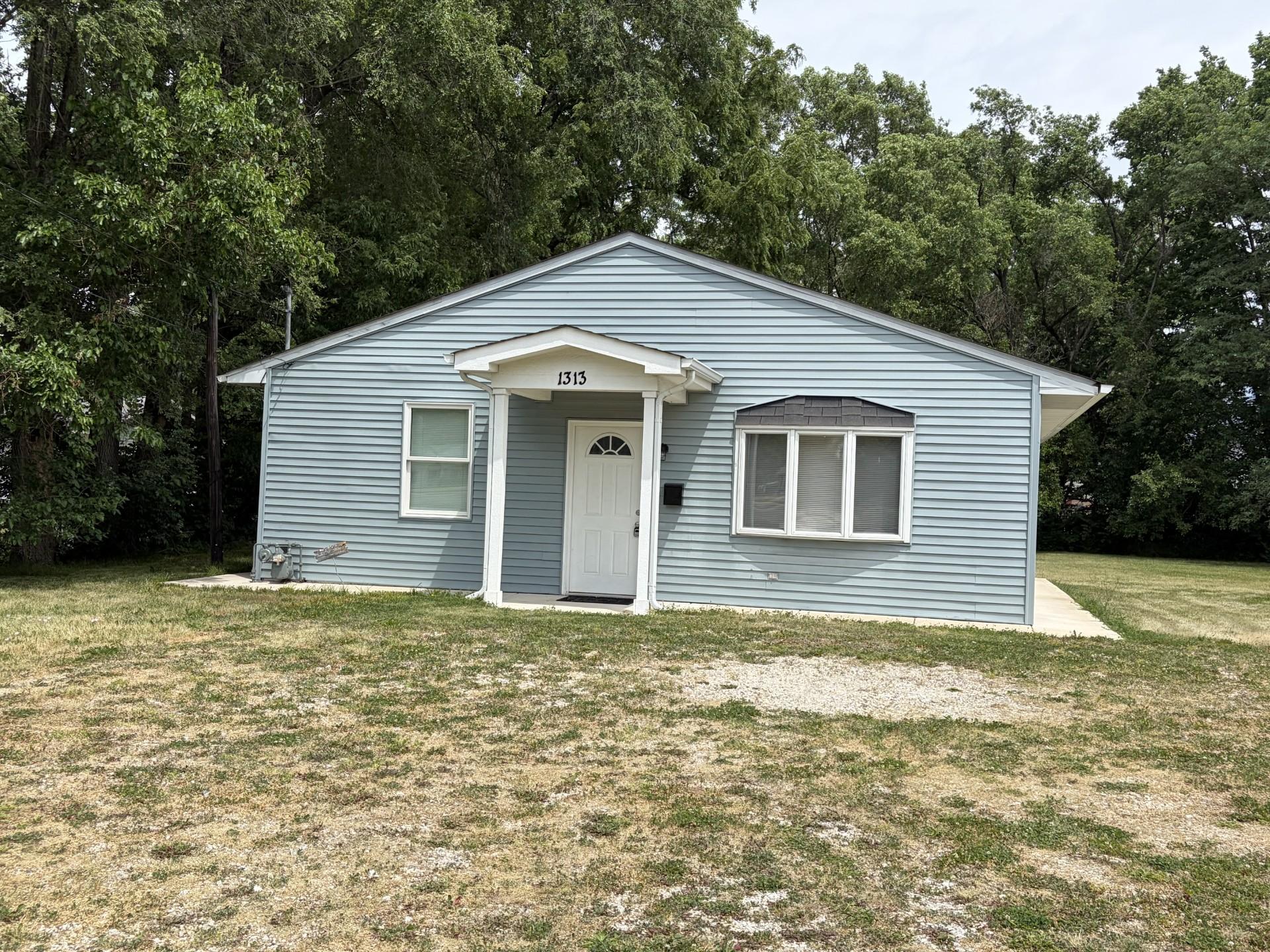 N Bloomington St, Streator, IL 61364