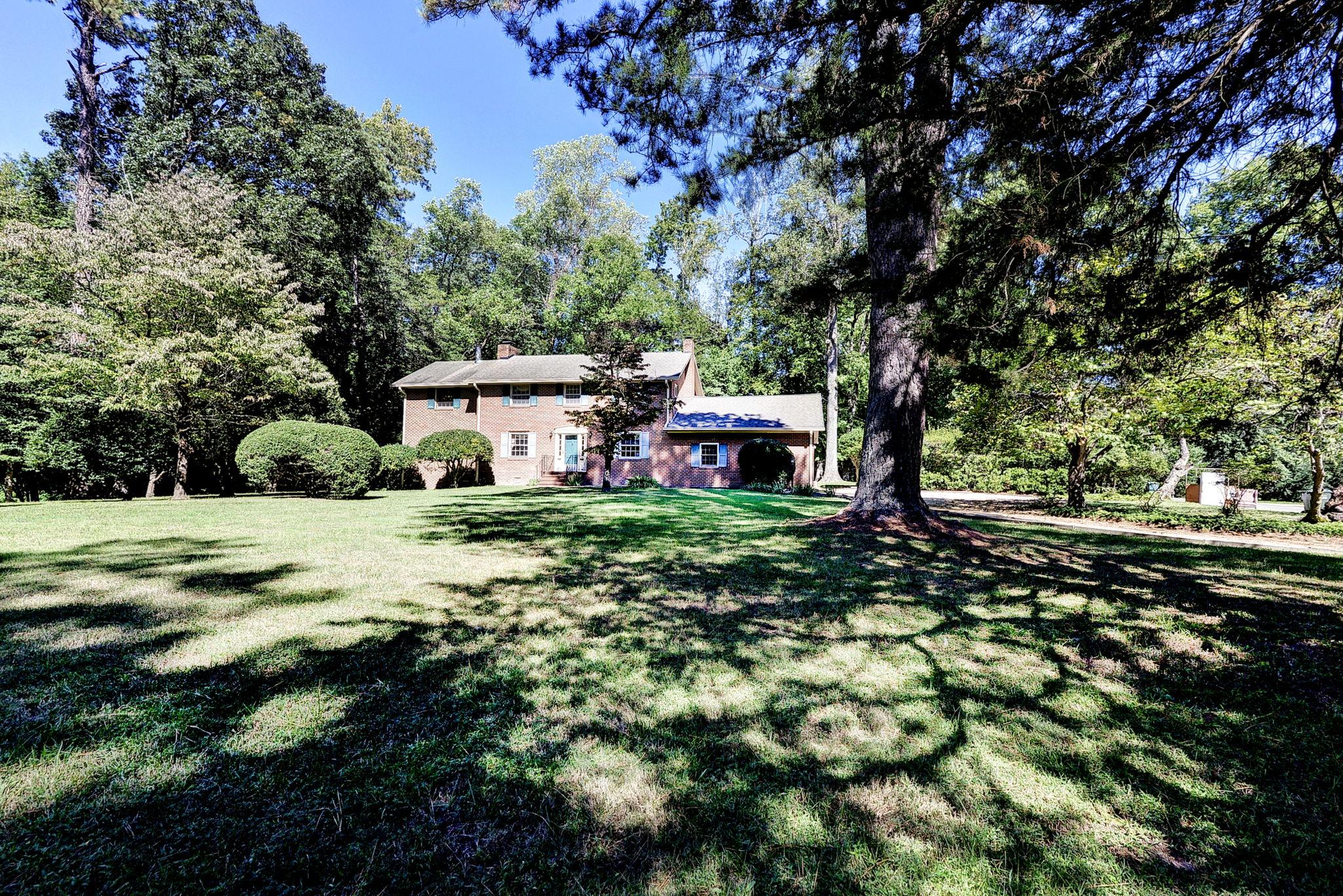 E Queens Dr, Williamsburg, VA 23185