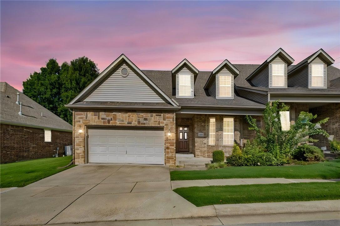 N Meadow View Dr, Fayetteville, AR 72703