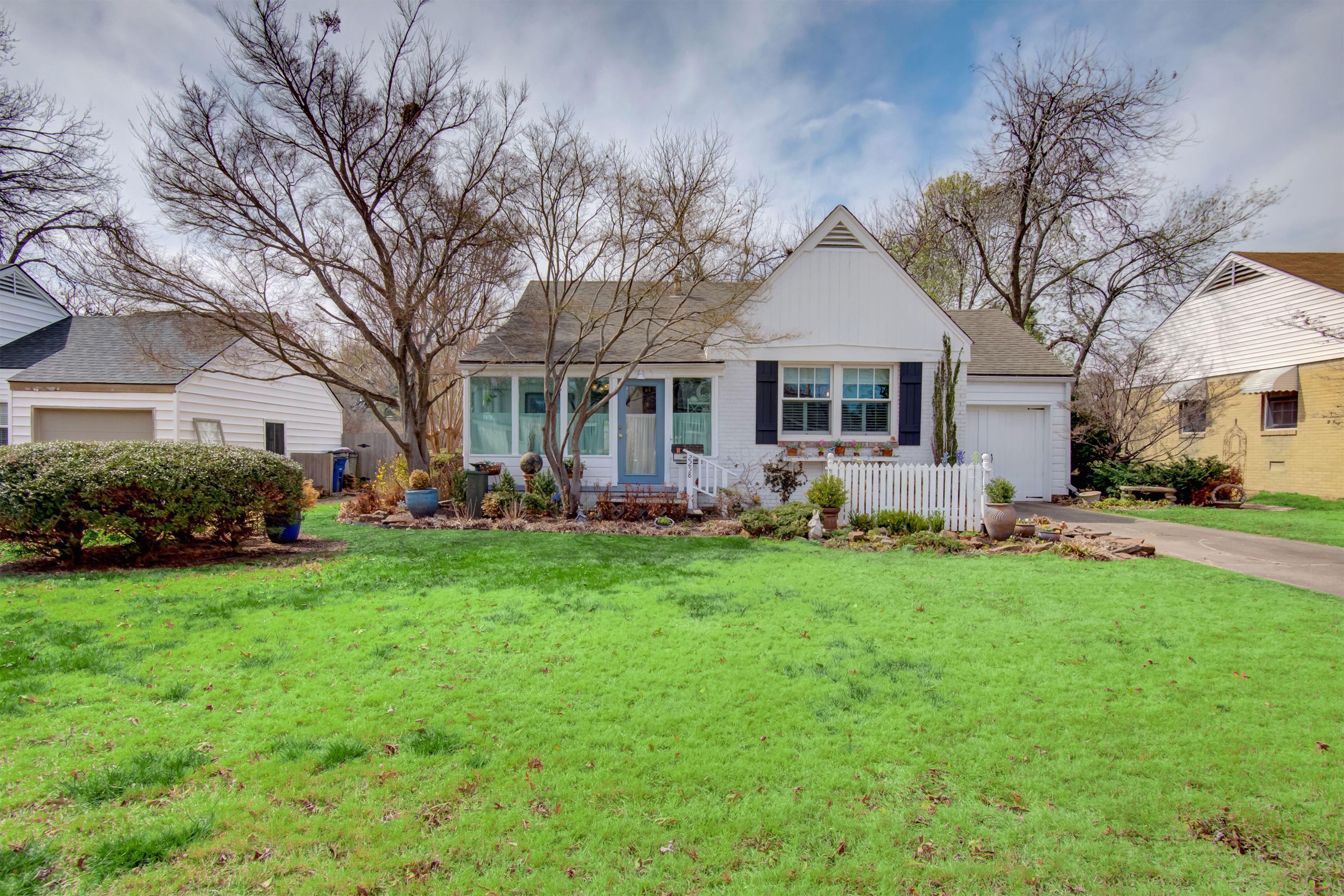 S Delaware Ct, Tulsa, OK 74114