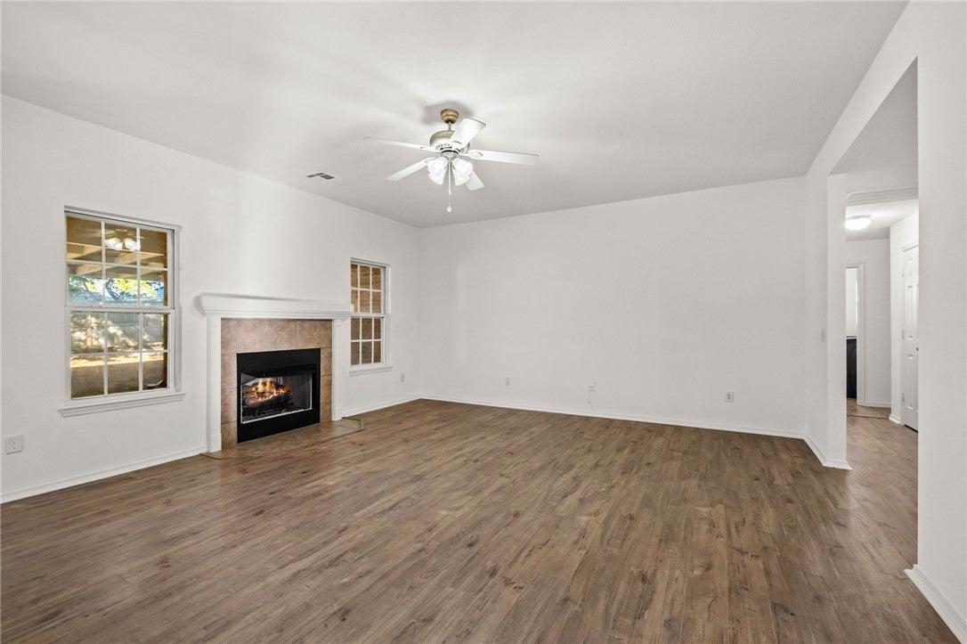 Spicewood Trl, Centerton, AR 72719