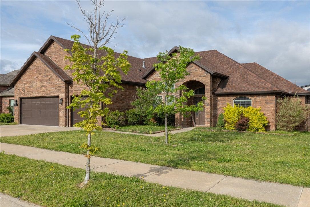 N Snyders Bluff Dr, Fayetteville, AR 72704