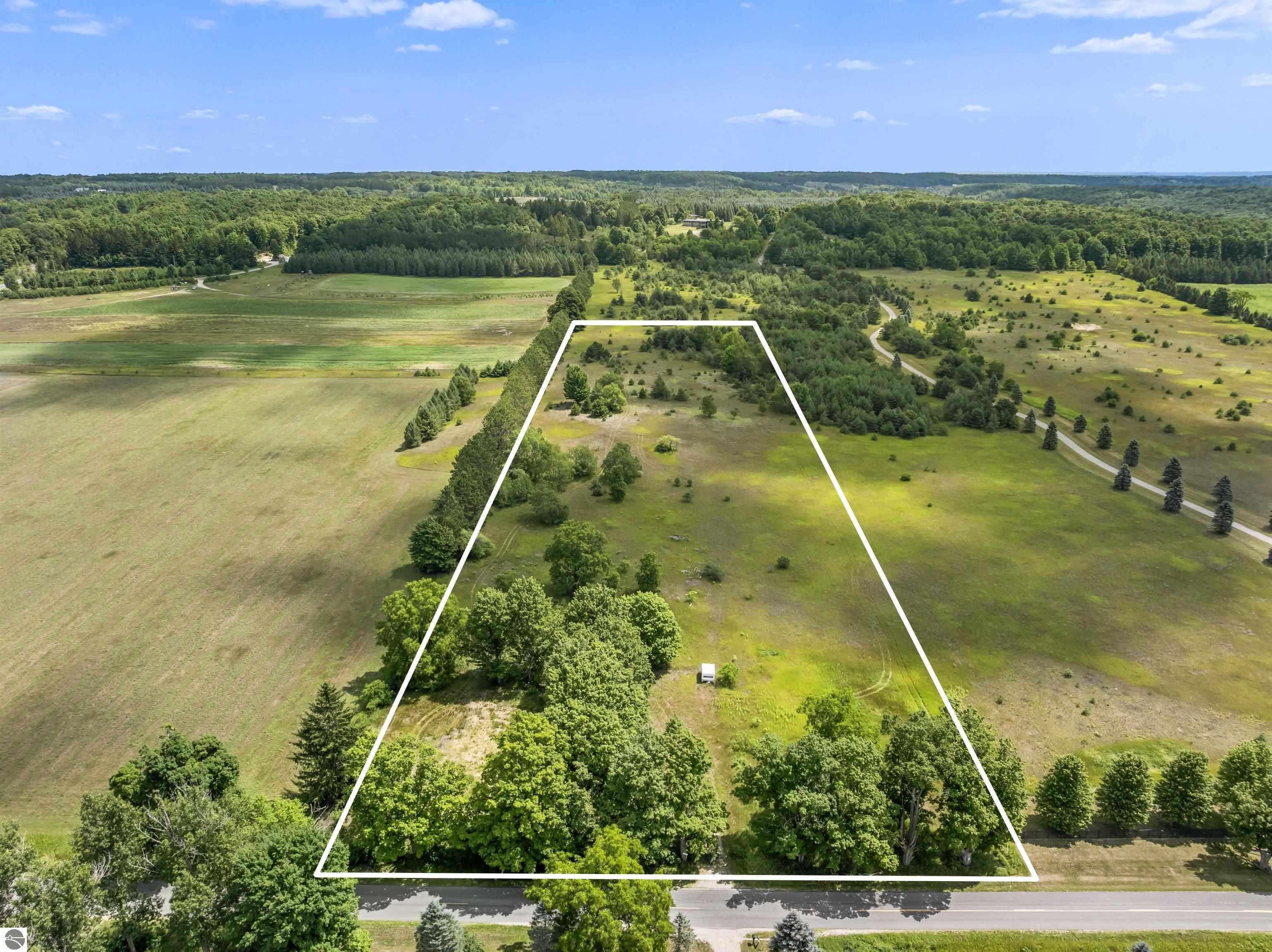 Marilla Rd, Copemish, MI 49625