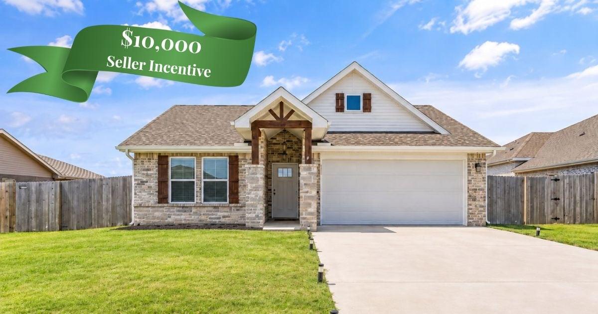 Lewis St, Pea Ridge, AR 72751