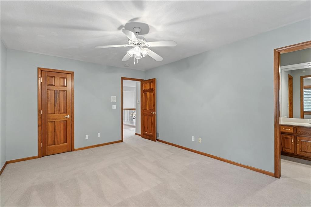 Sherwood Dr, Leawood, KS 66209
