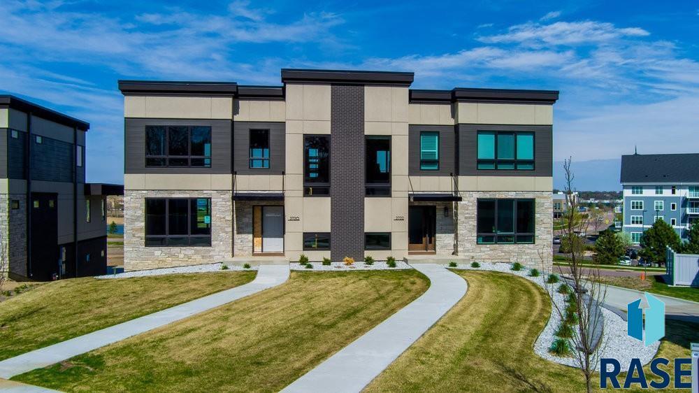 S Oriya Pl, Sioux Falls, SD 57106