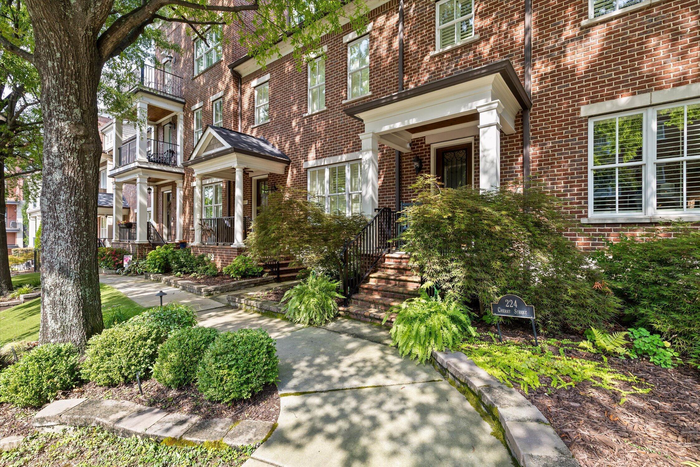 Cherry St, Chattanooga, TN 37403