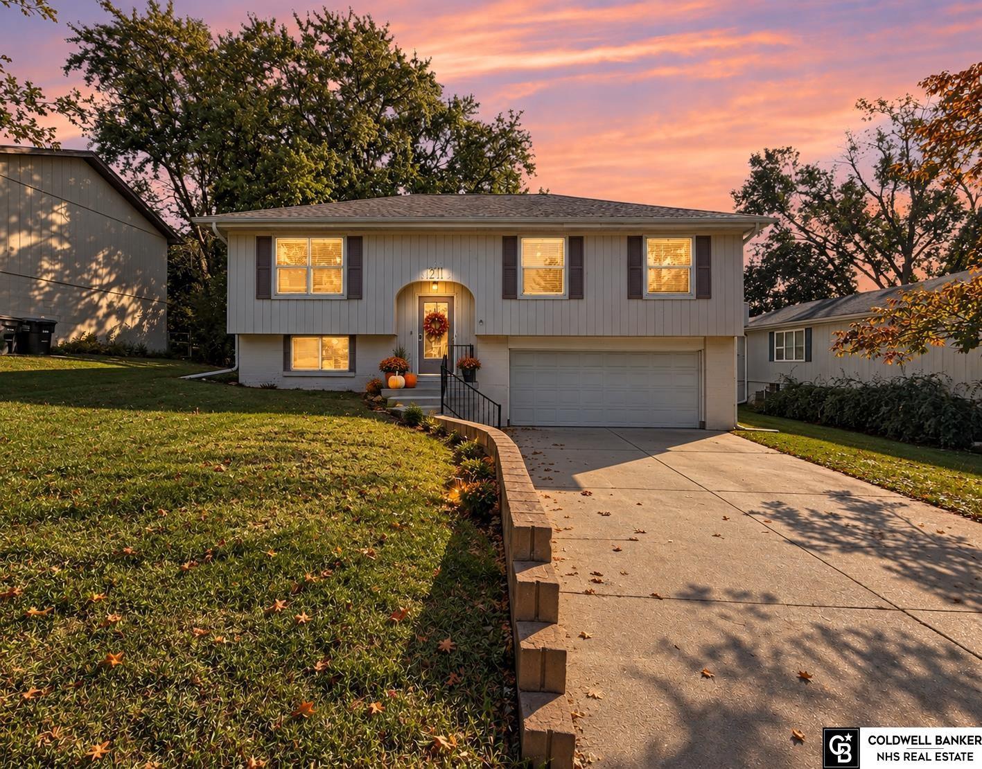 N 105th St, Omaha, NE 68114