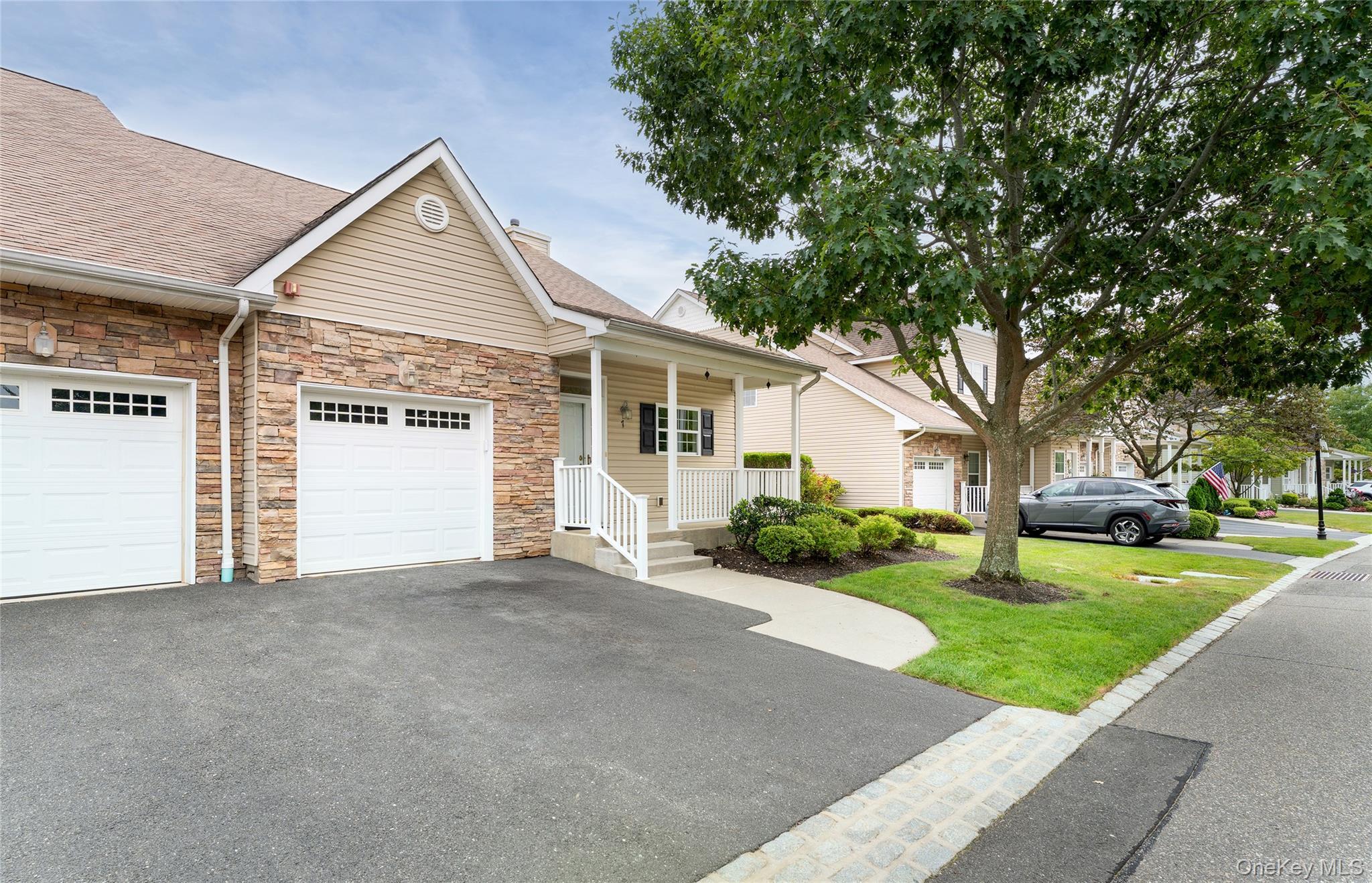 Pond Cir, Mount Sinai, NY 11766