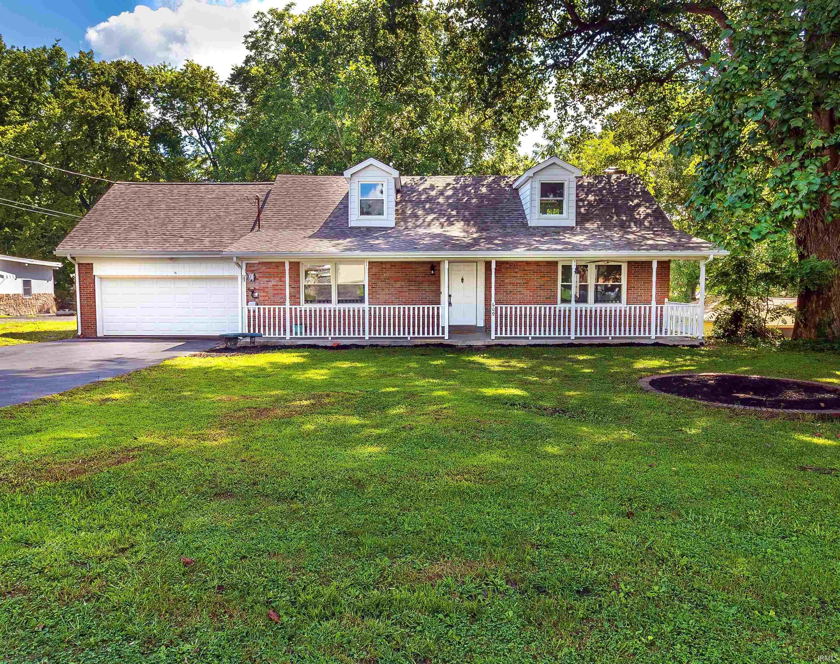 Bartlett Dr, Newburgh, IN 47630
