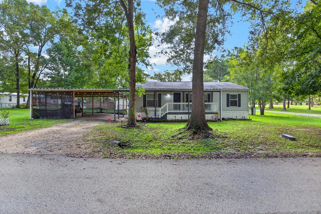 N 2nd St, Huntington, TX 75949