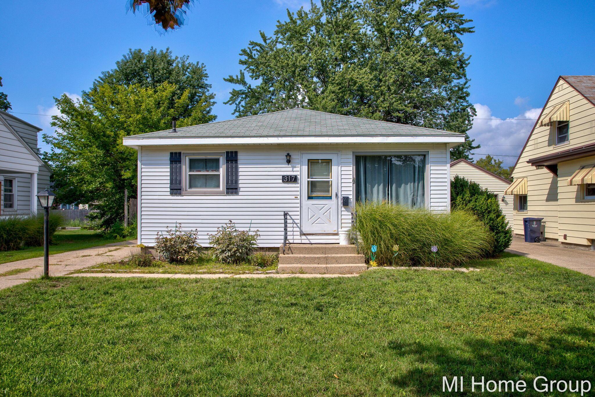 W 28th St, Holland, MI 49423