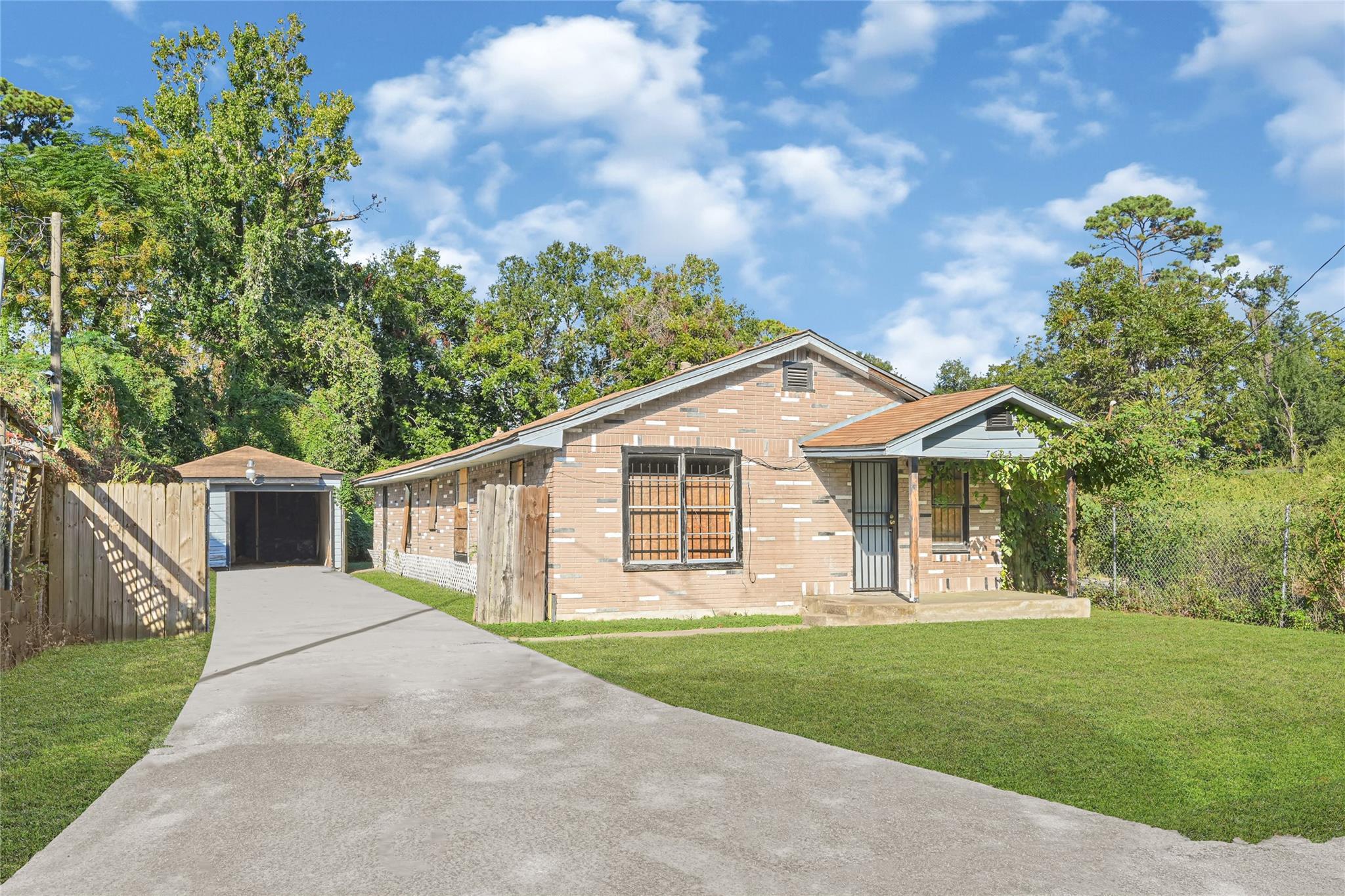 Pointer St, Houston, TX 77016
