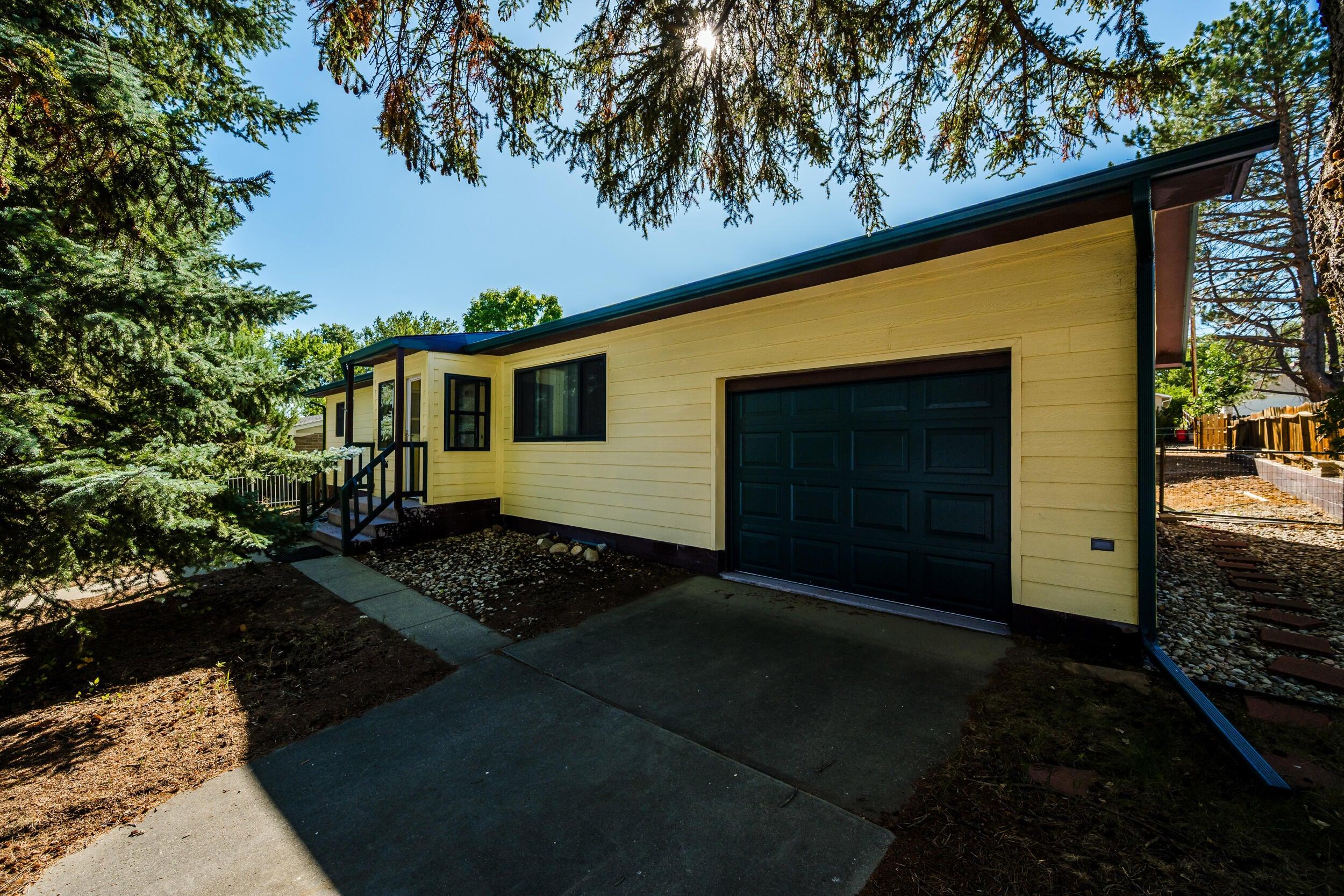 N Burritt Ave, Buffalo, WY 82834