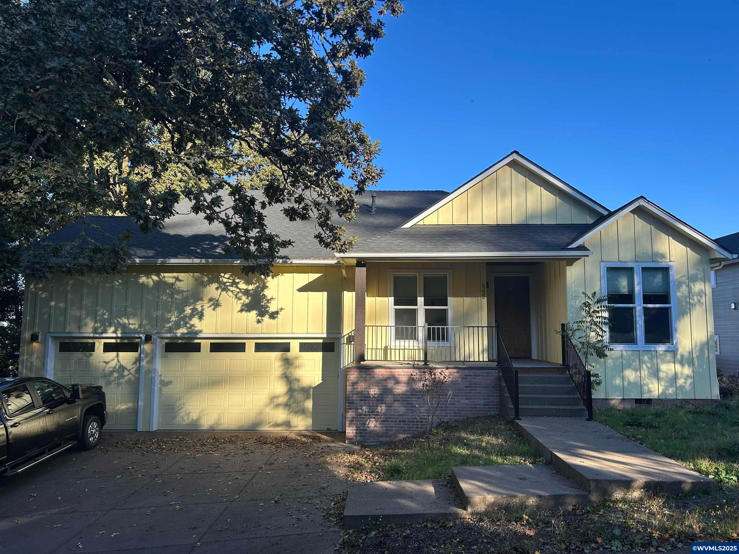 Granada Way S, Salem, OR 97302