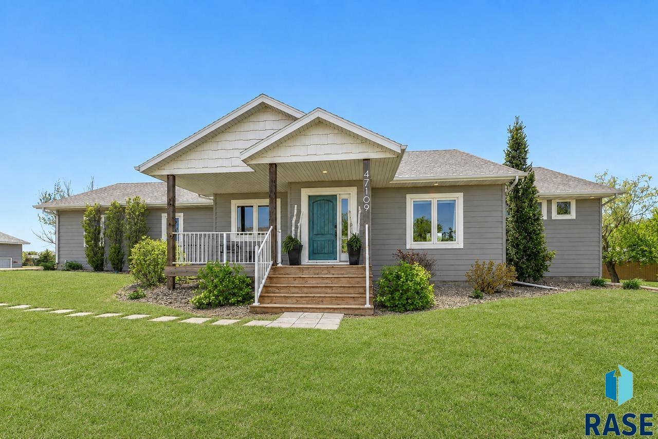Dorothy Pl, Harrisburg, SD 57032