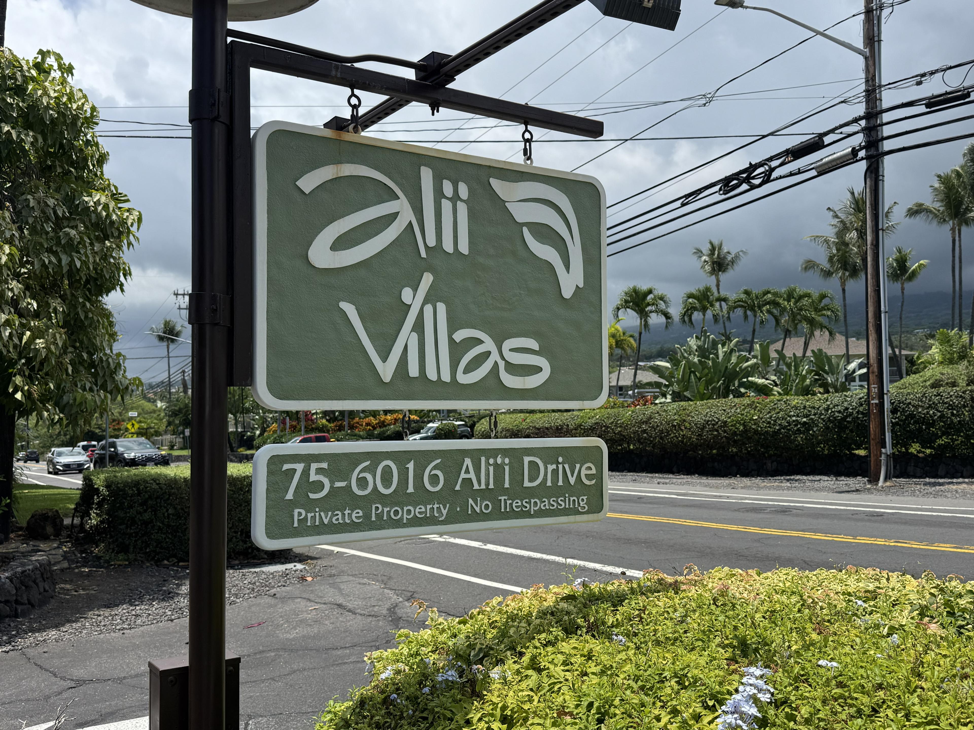 Alii Dr, Kailua Kona, HI 96740