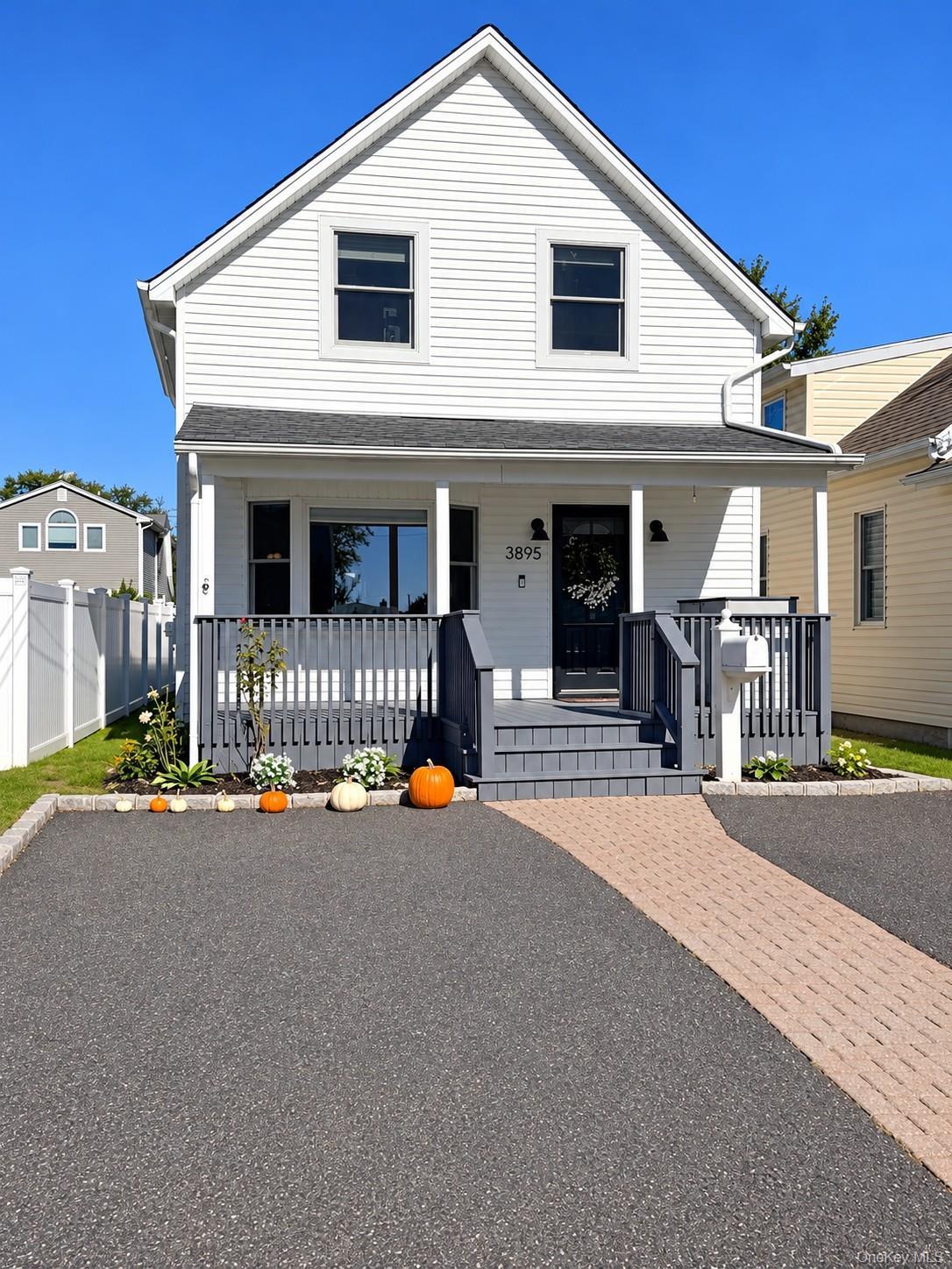South St, Seaford, NY 11783