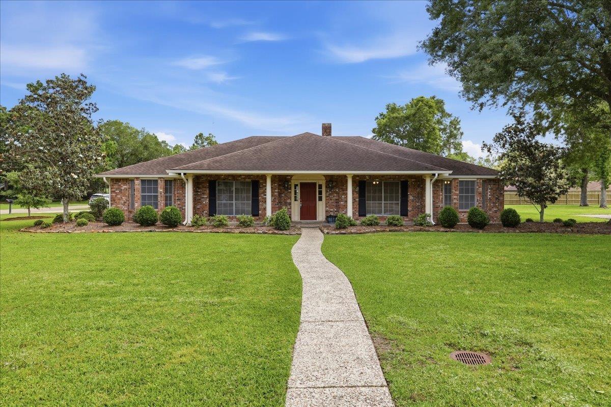 Tall Oaks Dr, Orange, TX 77632