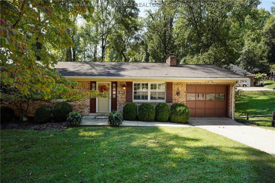 Rockford Ct, Charleston, WV 25314