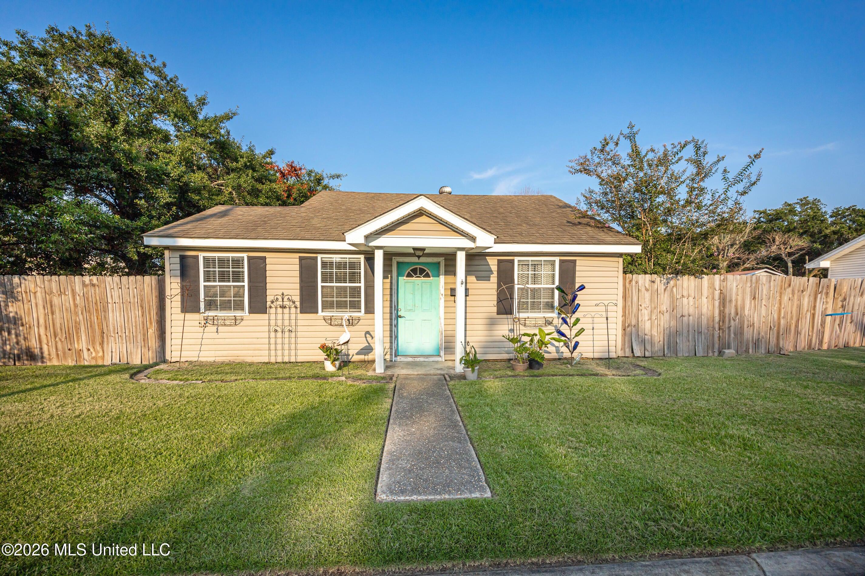 Roosevelt St, Pascagoula, MS 39567