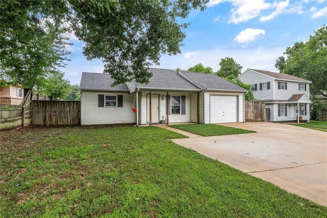 Cypress Pl, Springdale, AR 72762