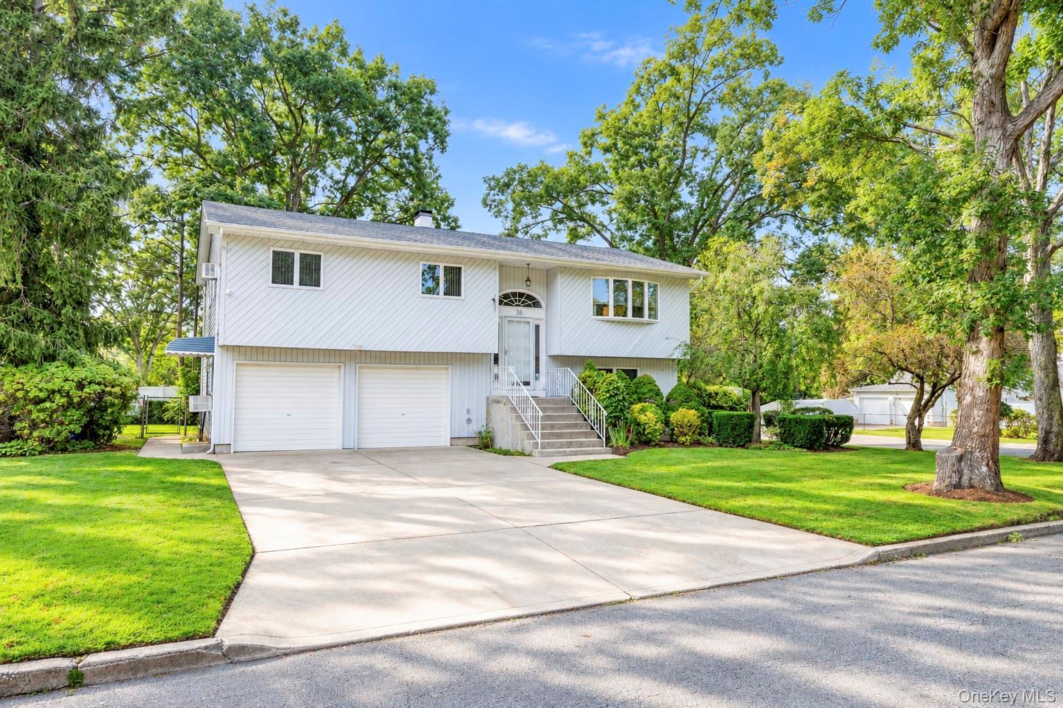 Deer Park Blvd, Deer Park, NY 11729