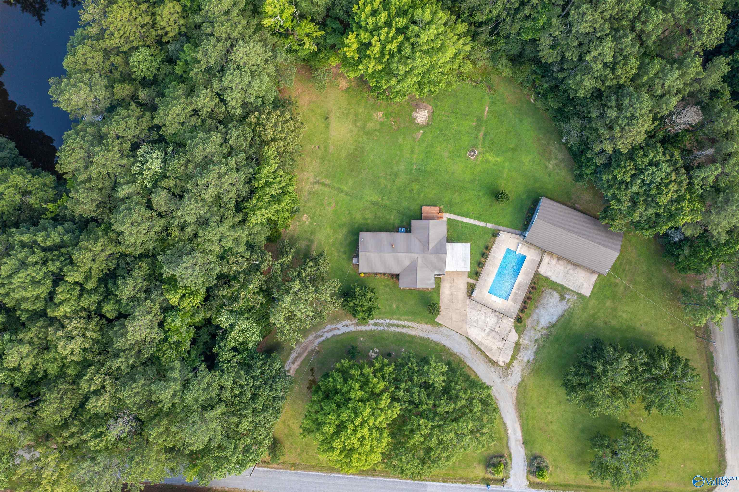 Rolling Hills Rd, Gadsden, AL 35901