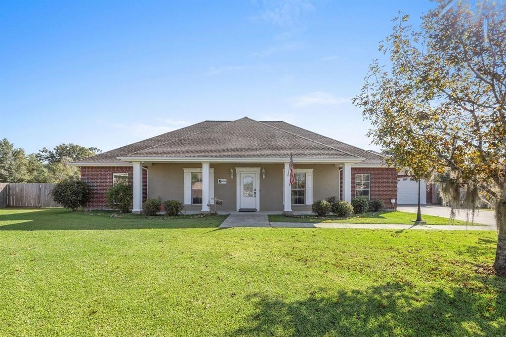 Ginny Ln, Sulphur, LA 70663