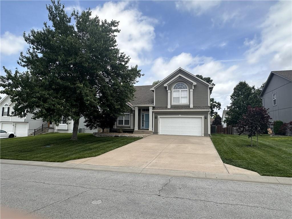 Se 15th St, Lees Summit, MO 64081