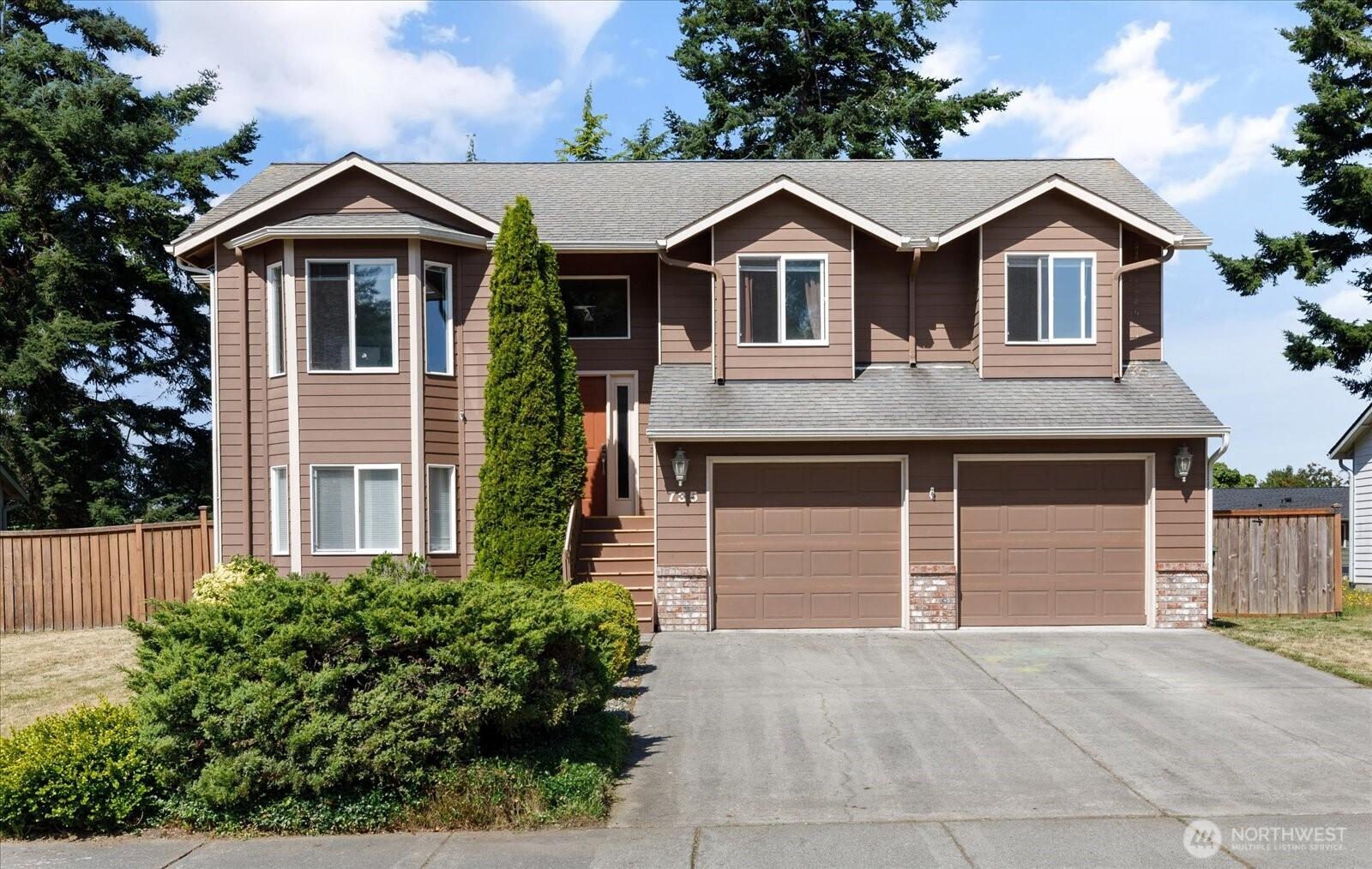 Sw Regency Dr, Oak Harbor, WA 98277