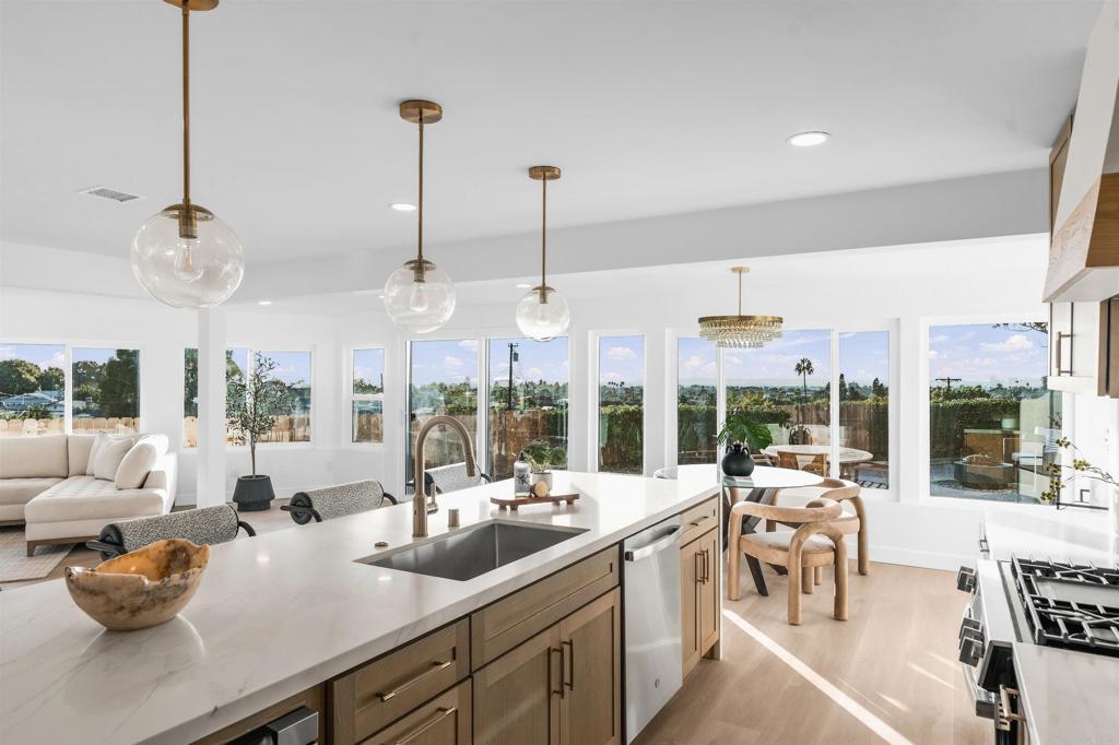 Monterey Ct, Chula Vista, CA 91911
